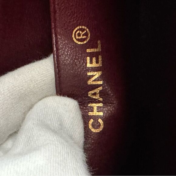 Chanel vintage classic medium vertical flap black lambskin 24k plated hardware - Picture 10 of 11